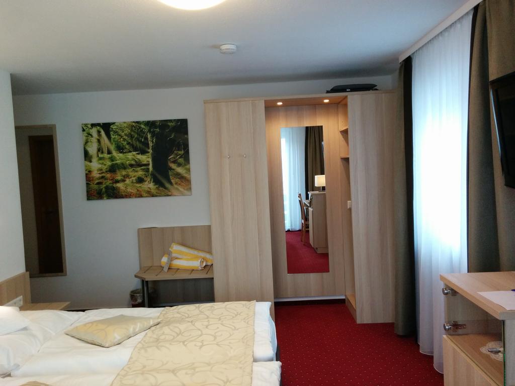 Wellness Hotel Garni Krone Baiersbronn Exterior foto